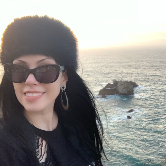 Meet your Posher, Amy - Picture 9 of 16